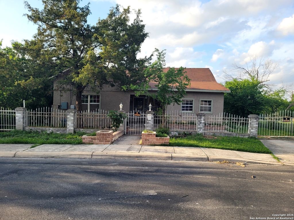Photo of 415 Gray, San Antonio, TX 78208 (MLS # 1863300)