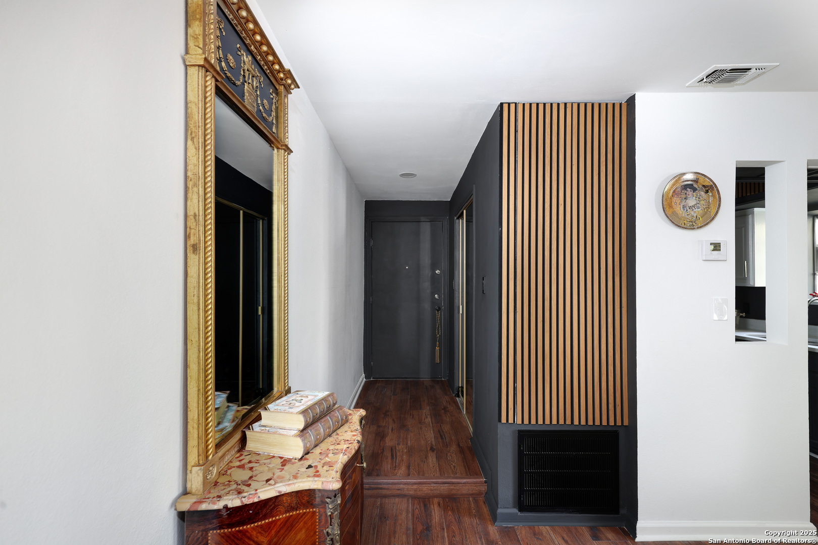 11843 Braesview 215