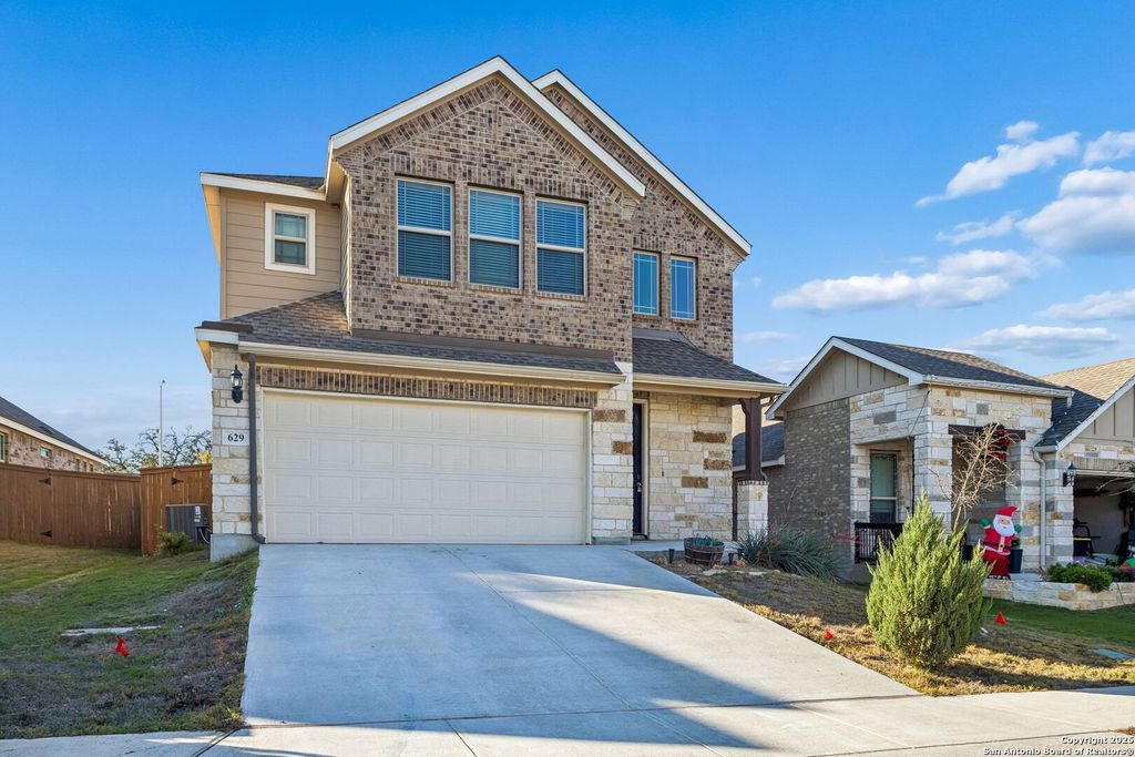 Photo of 629 Jaboncillo, New Braunfels, TX 78132 (MLS # 1928213)