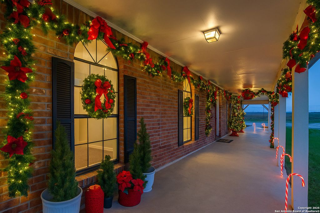 Photo of 315 Simon, Pleasanton, TX 78064 (MLS # 1865534)