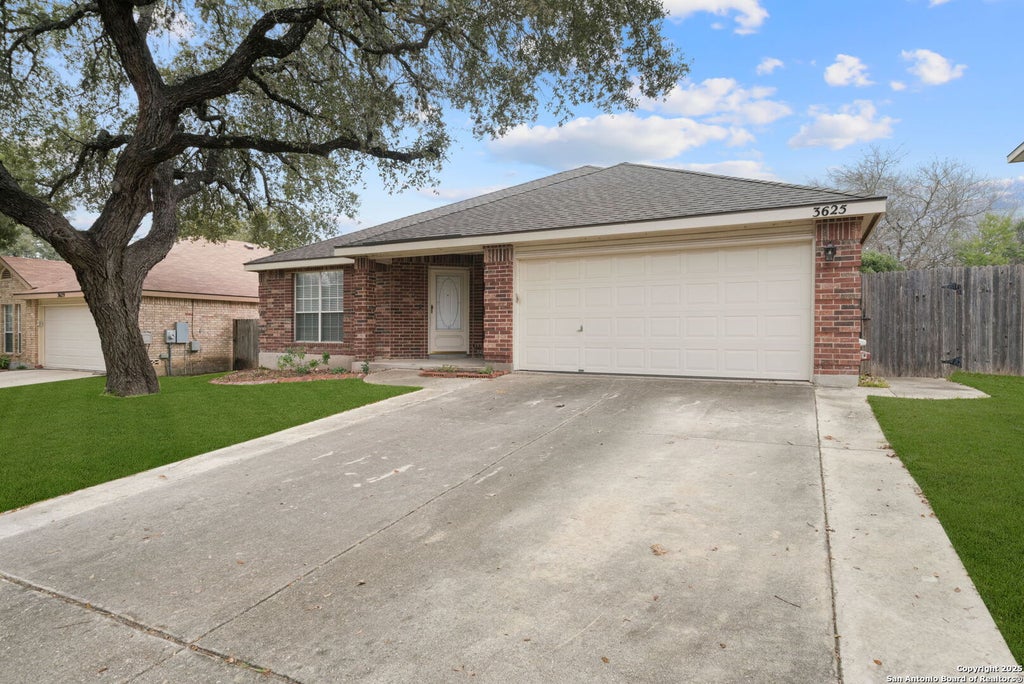 Photo of 3625 DIAMOND FLS, Schertz, TX 78154 (MLS # 2019707)
