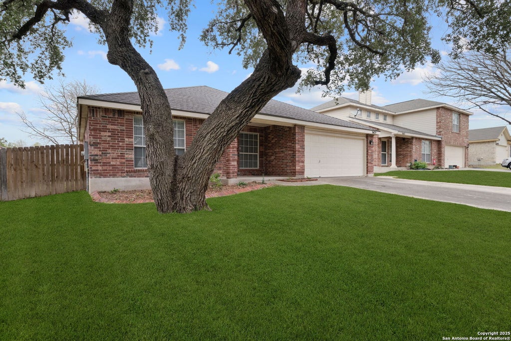 Photo of 3625 DIAMOND FLS, Schertz, TX 78154 (MLS # 2019707)