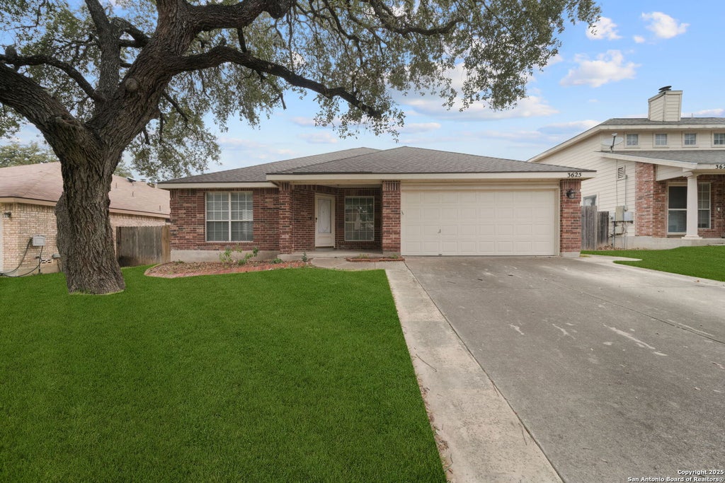 Photo of 3625 DIAMOND FLS, Schertz, TX 78154 (MLS # 2019707)