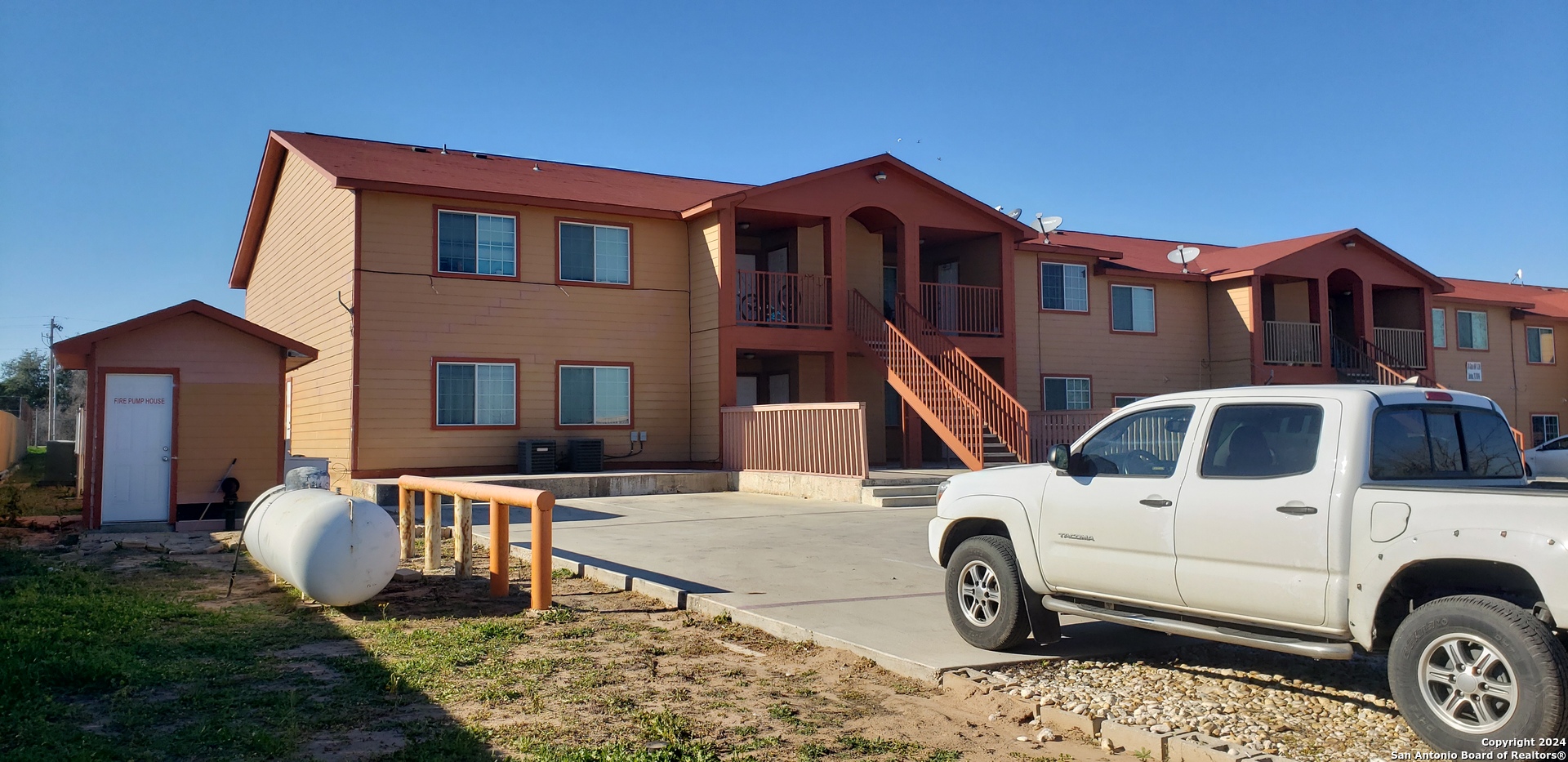 381 N HIGHWAY 132