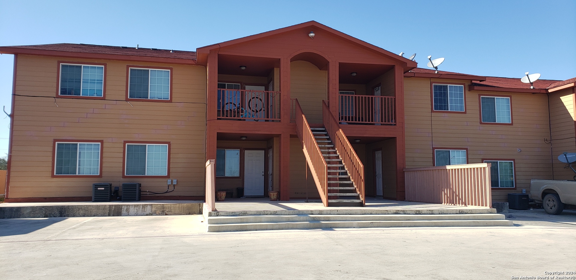 381 N HIGHWAY 132