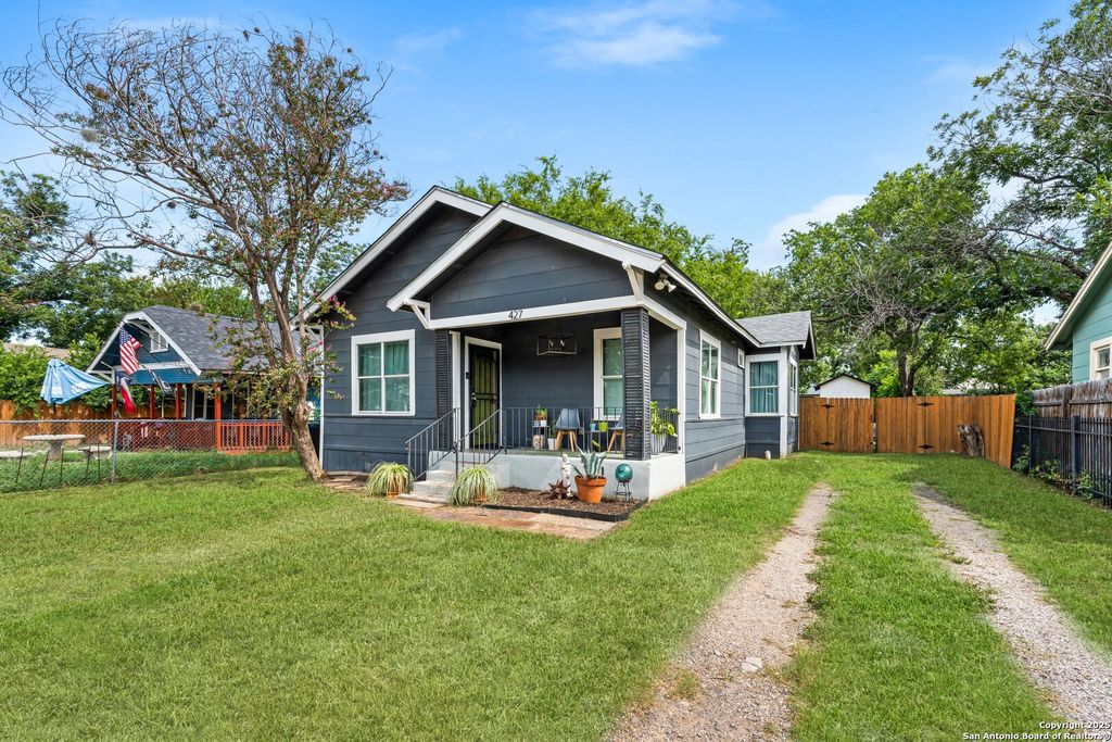 Photo of 427 Hampshire, San Antonio, TX 78210 (MLS # 1886526)