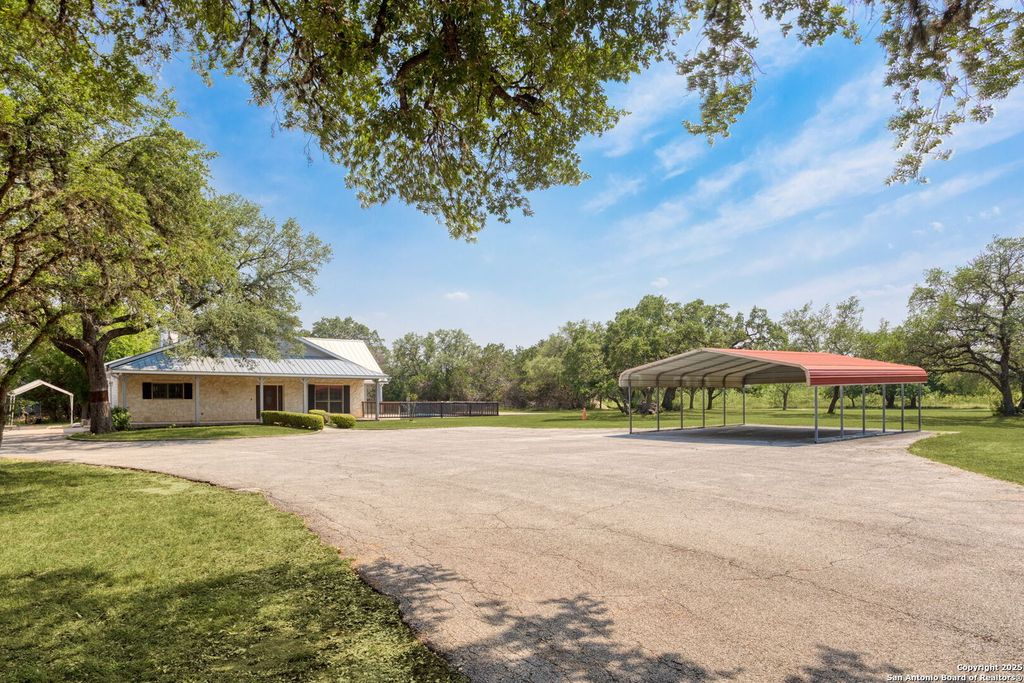 Photo of 838 Georg Oaks, Bulverde, TX 78163 (MLS # 1890370)