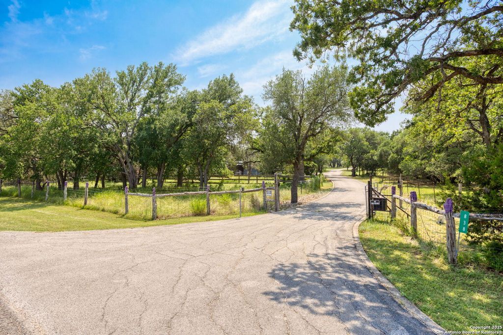 Photo of 838 Georg Oaks, Bulverde, TX 78163 (MLS # 1890370)