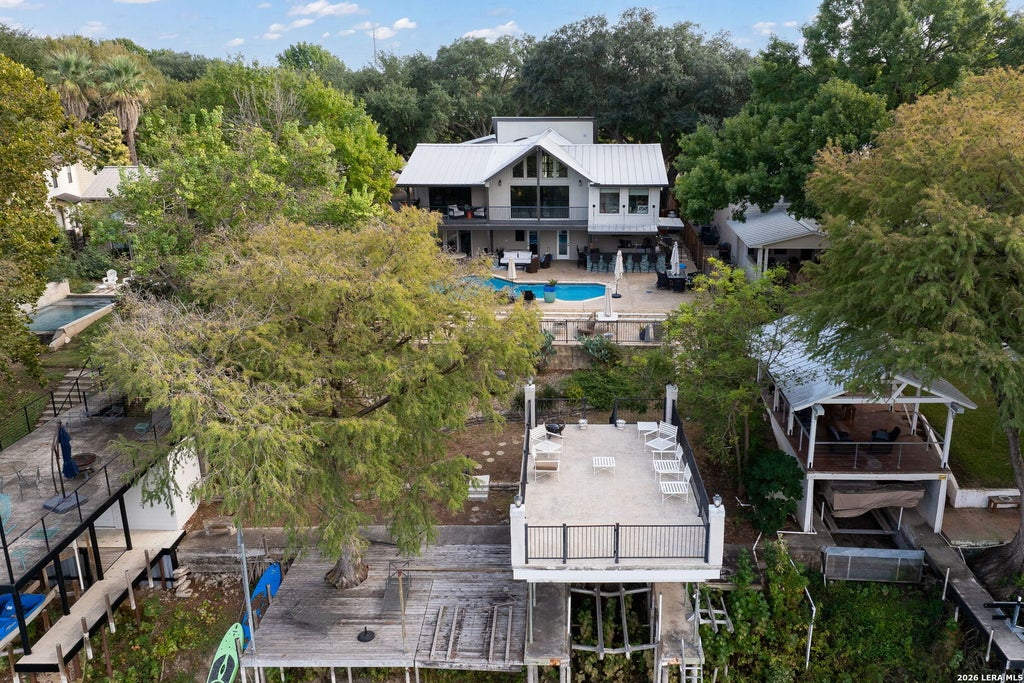 Photo of 180 LAKE RIDGE DR, Seguin, TX 78155 (MLS # 1972048)