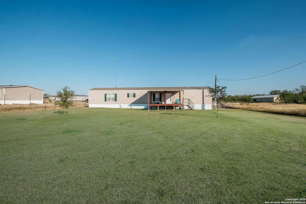 Photo of 55 Gallinas Creek, Pleasanton, TX 78064 (MLS # 1917616)