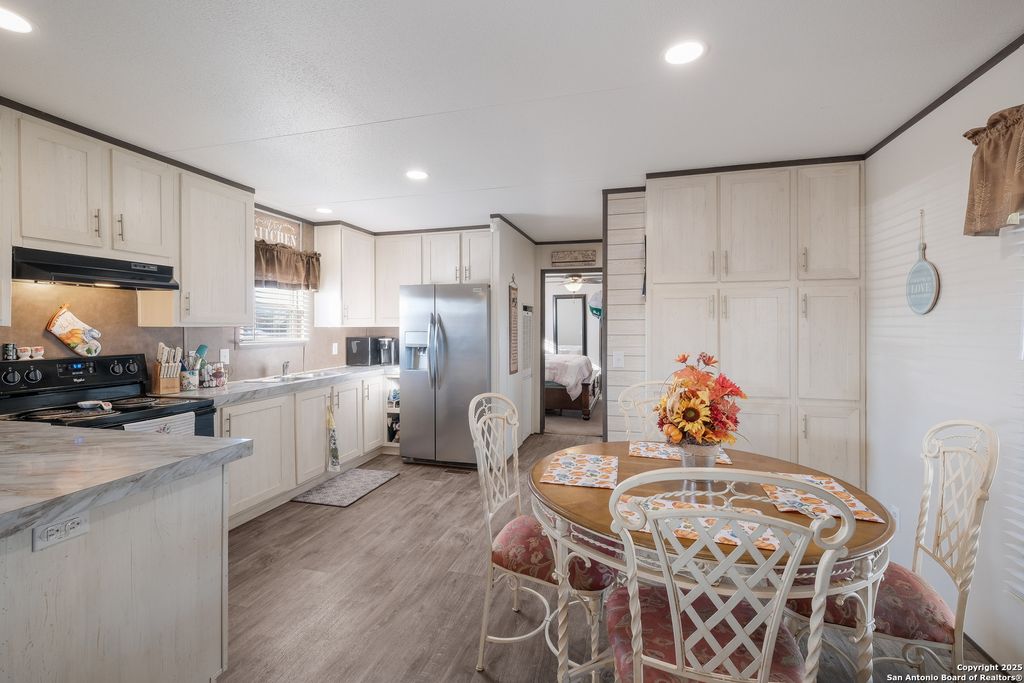 Photo of 55 Gallinas Creek, Pleasanton, TX 78064 (MLS # 1917616)