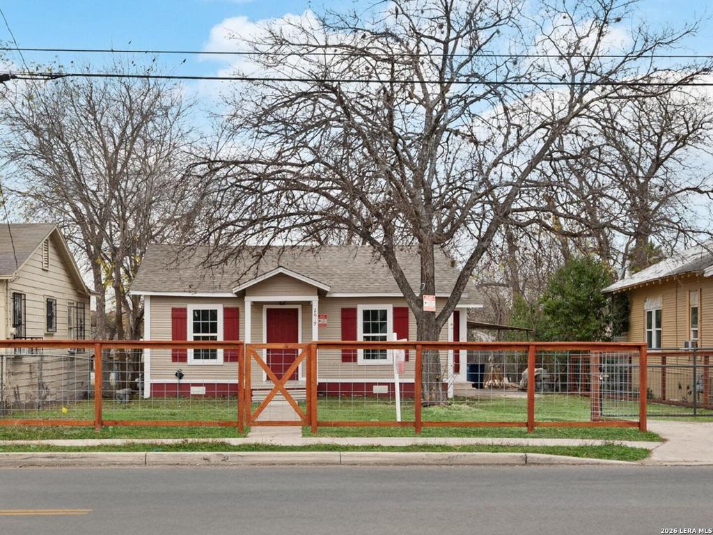 Photo of 2619 E Houston, San Antonio, TX 78202 (MLS # 1940062)