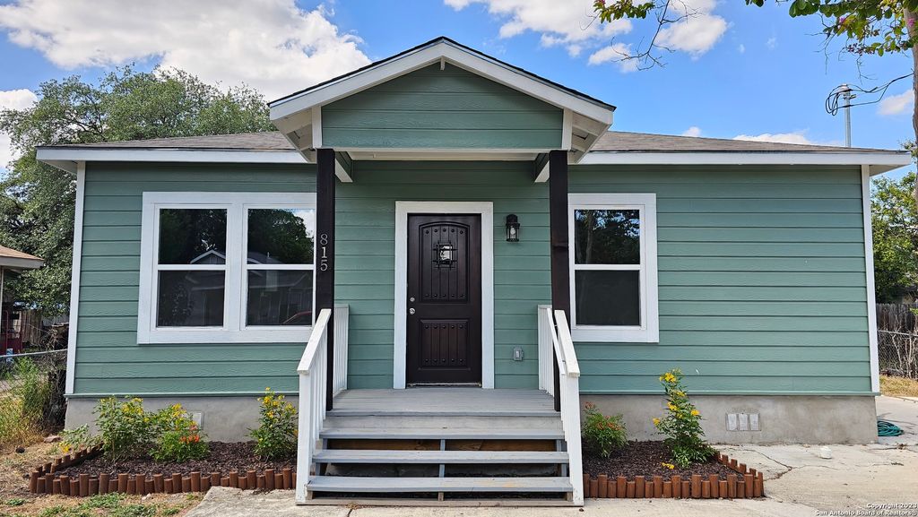 Photo of 815 WAVERLY AVE, San Antonio, TX 78201 (MLS # 1931390)