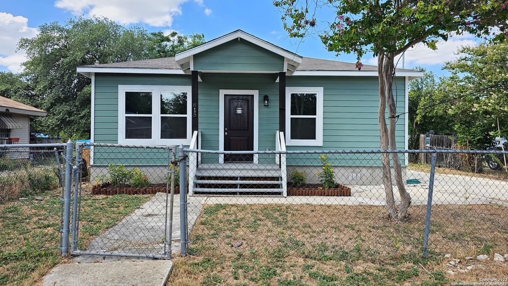 Photo of 815 WAVERLY AVE, San Antonio, TX 78201 (MLS # 1931390)
