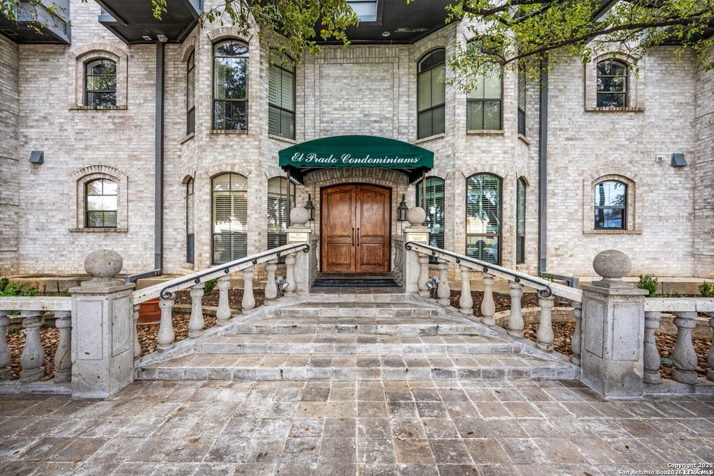 Photo of 100 W EL PRADO DR 112 #112, San Antonio, TX 78212 (MLS # 1973719)