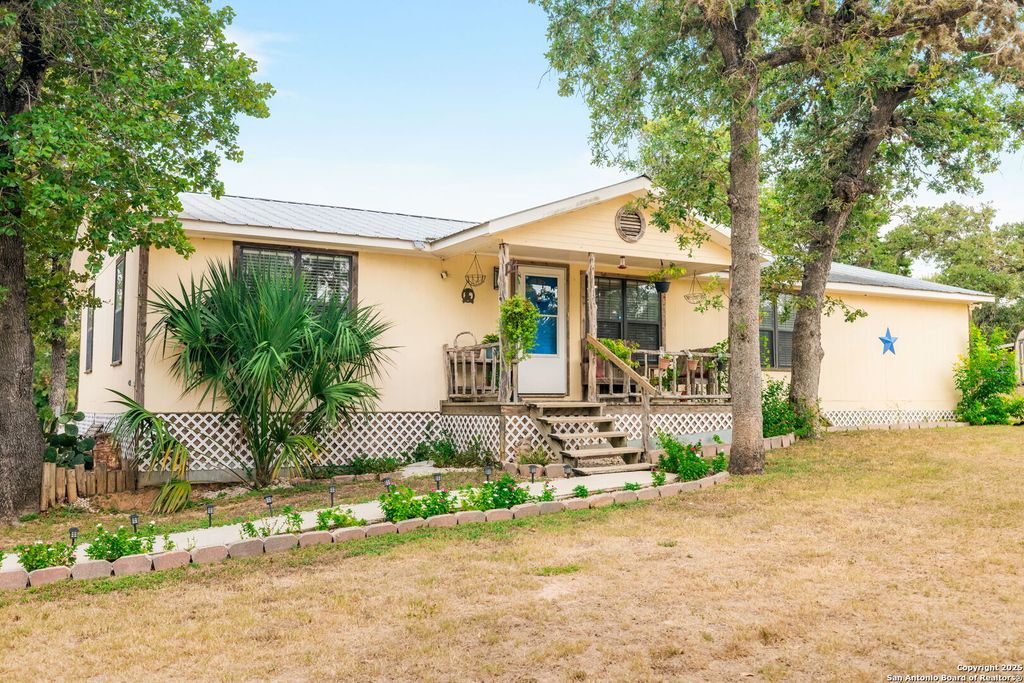 Photo of 176 Deep Woods Drive, Seguin, TX 78155 (MLS # 1898866)