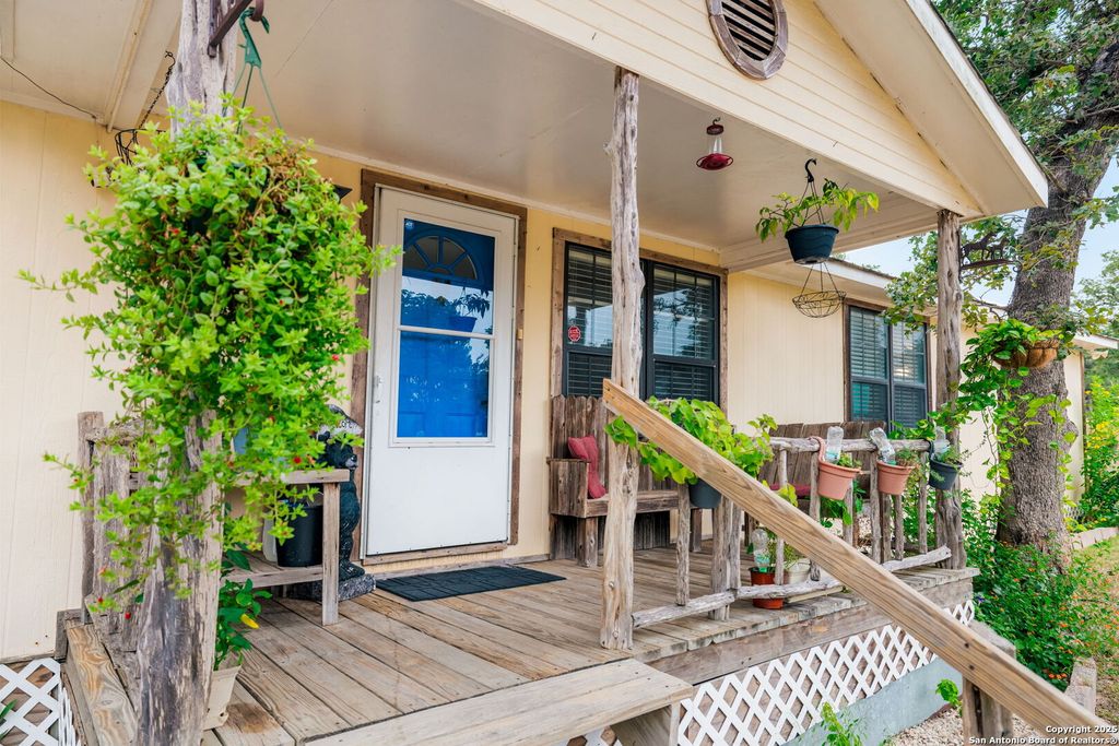 Photo of 176 Deep Woods Drive, Seguin, TX 78155 (MLS # 1898866)