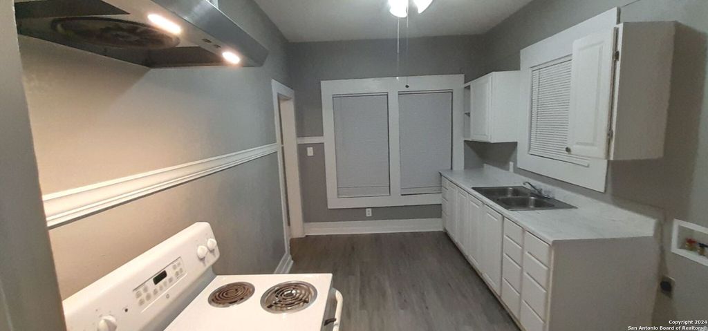 Photo of 403 Terrell Ave 5 #5, San Antonio, TX 78214 (MLS # 1954790)