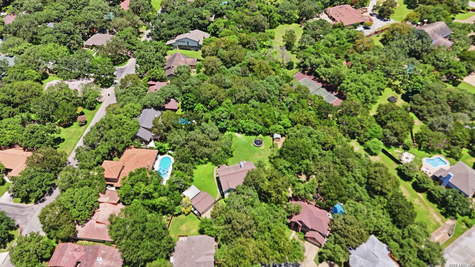 Picture for the property 2002867, 5 beds, 4 baths