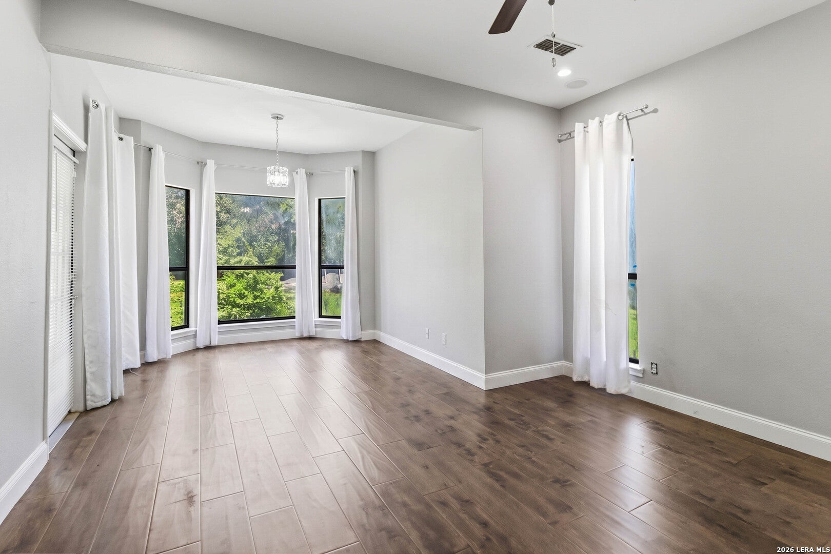 Picture for the property 2002867, 5 beds, 4 baths