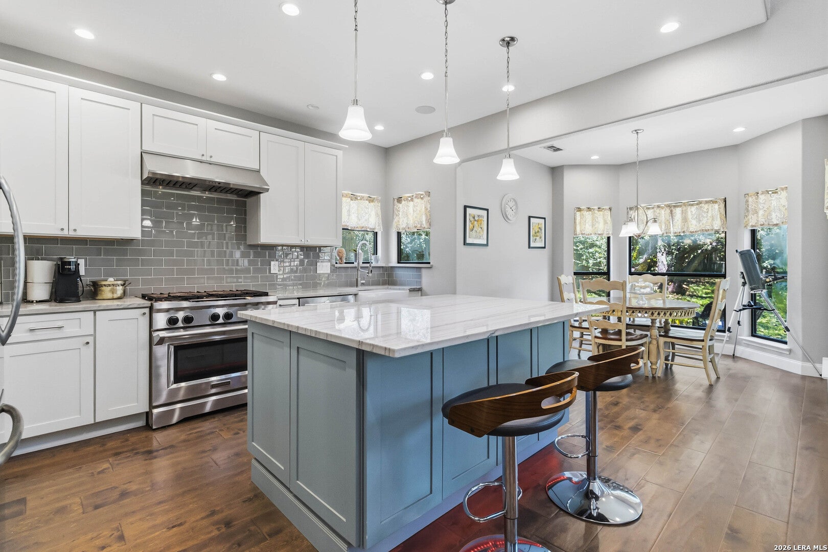 Picture for the property 2002867, 5 beds, 4 baths