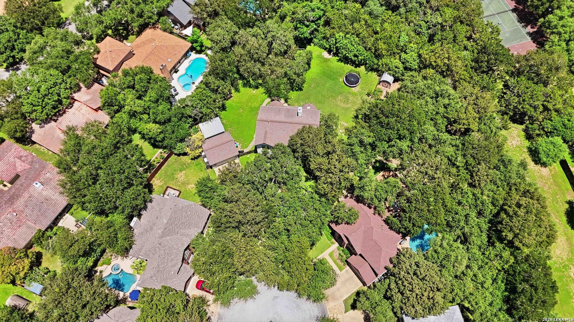 Picture for the property 2002867, 5 beds, 4 baths