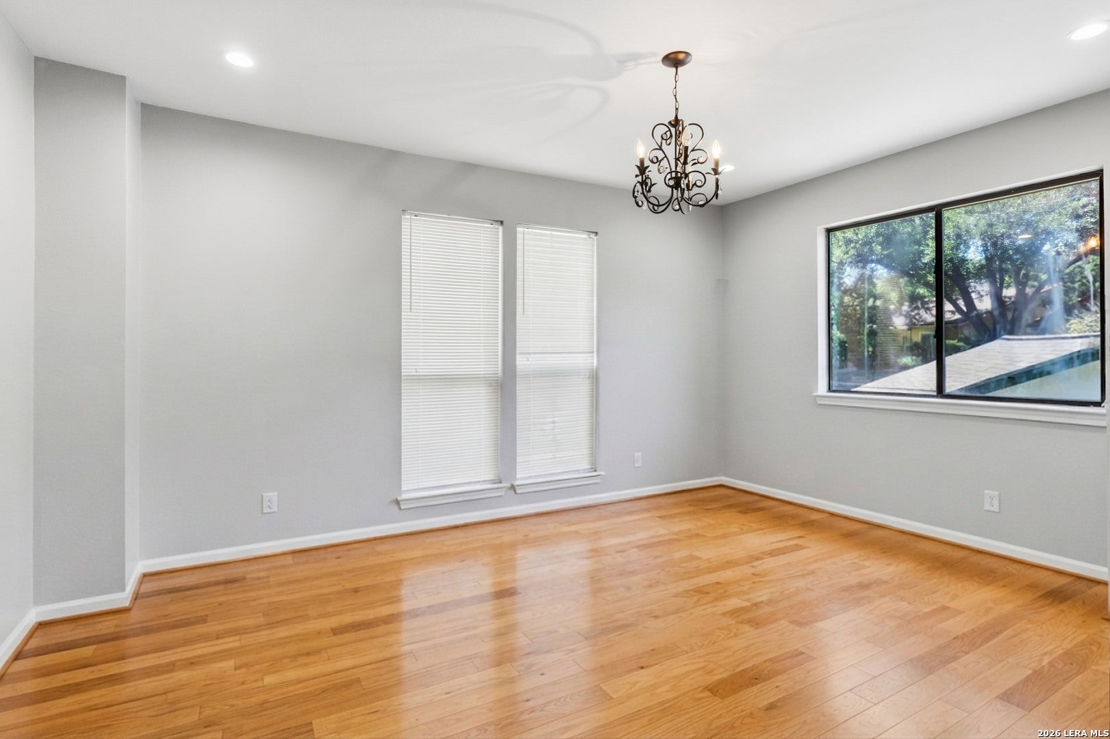 Picture for the property 2002867, 5 beds, 4 baths