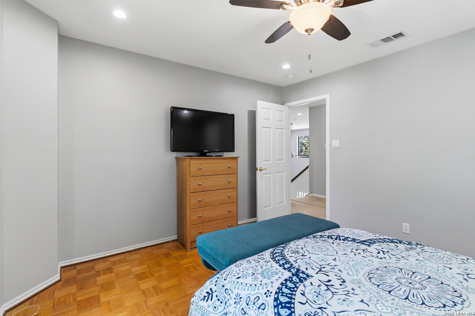 Picture for the property 2002867, 5 beds, 4 baths