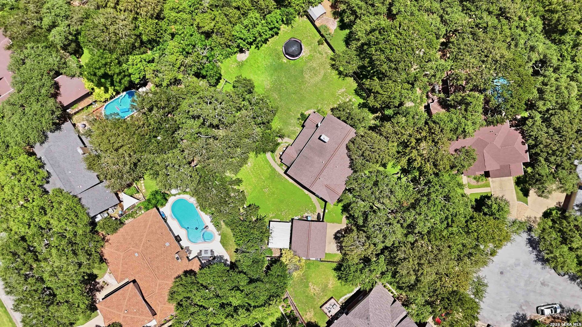 Picture for the property 2002867, 5 beds, 4 baths