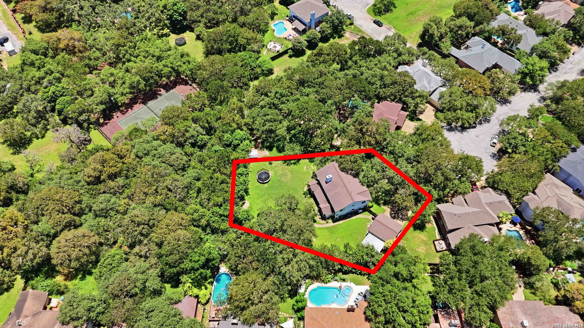 Picture for the property 2002867, 5 beds, 4 baths
