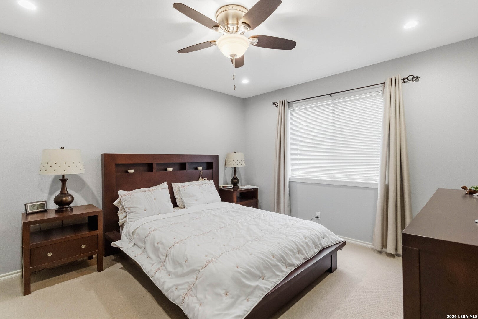 Picture for the property 2002867, 5 beds, 4 baths