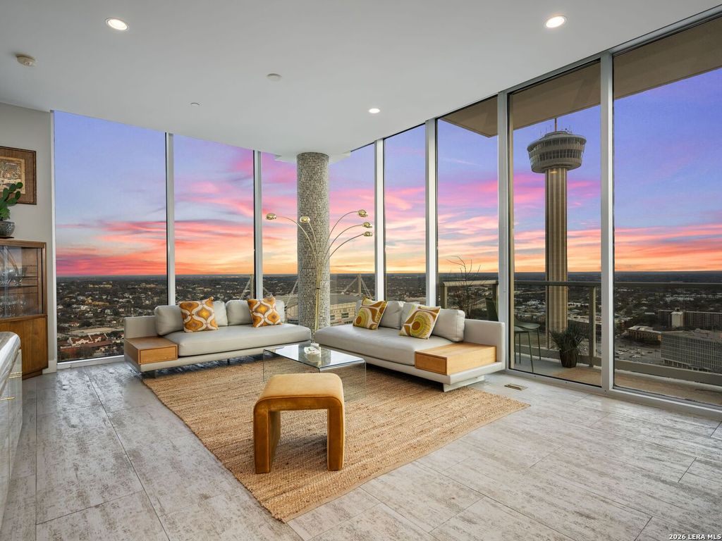 Photo of 610 E Market UNIT 2807, San Antonio, TX 78205 (MLS # 1933861)