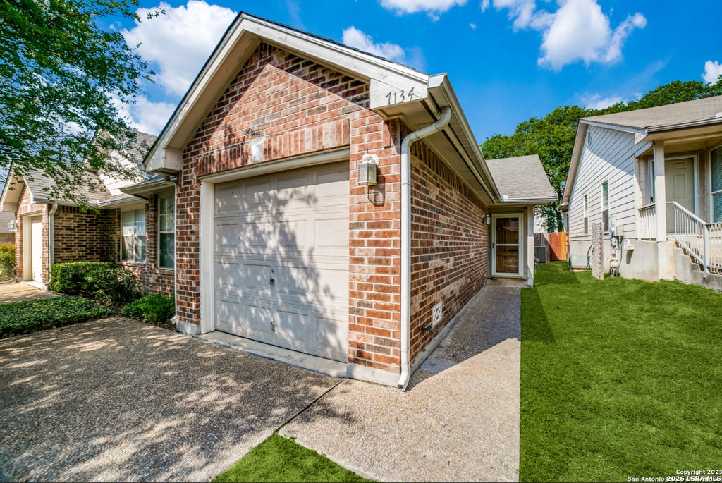 Photo of 7134 SNOWDEN CRST, San Antonio, TX 78240 (MLS # 1967444)