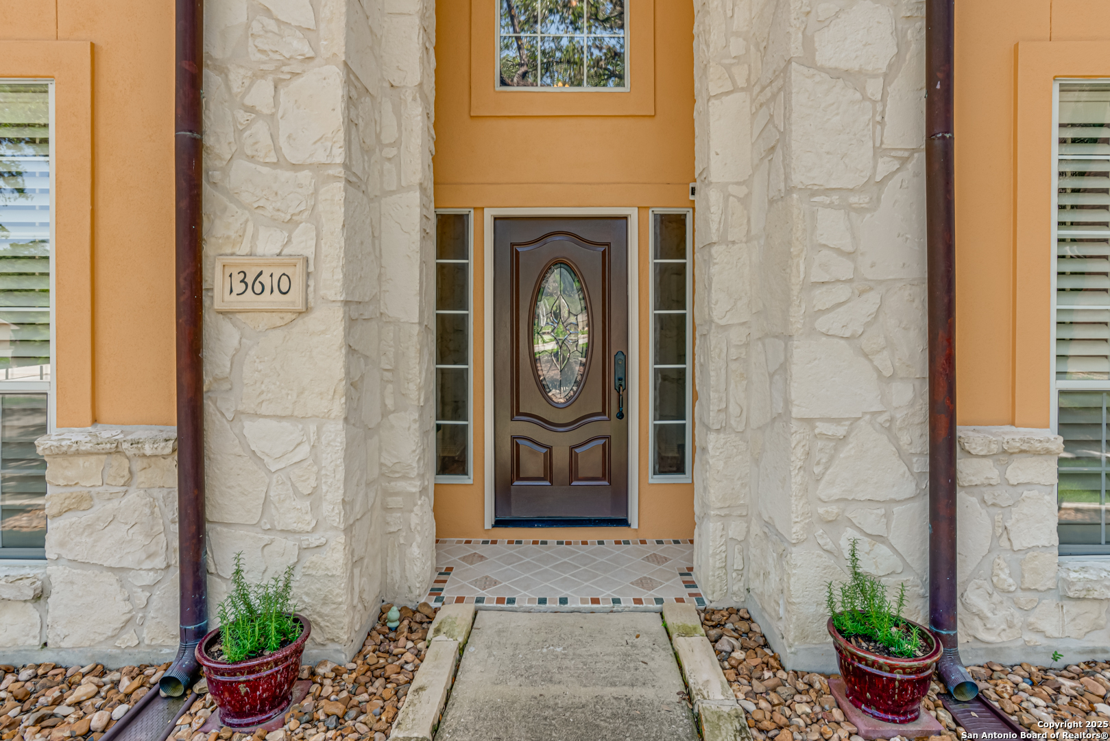 13610 Pearlstone