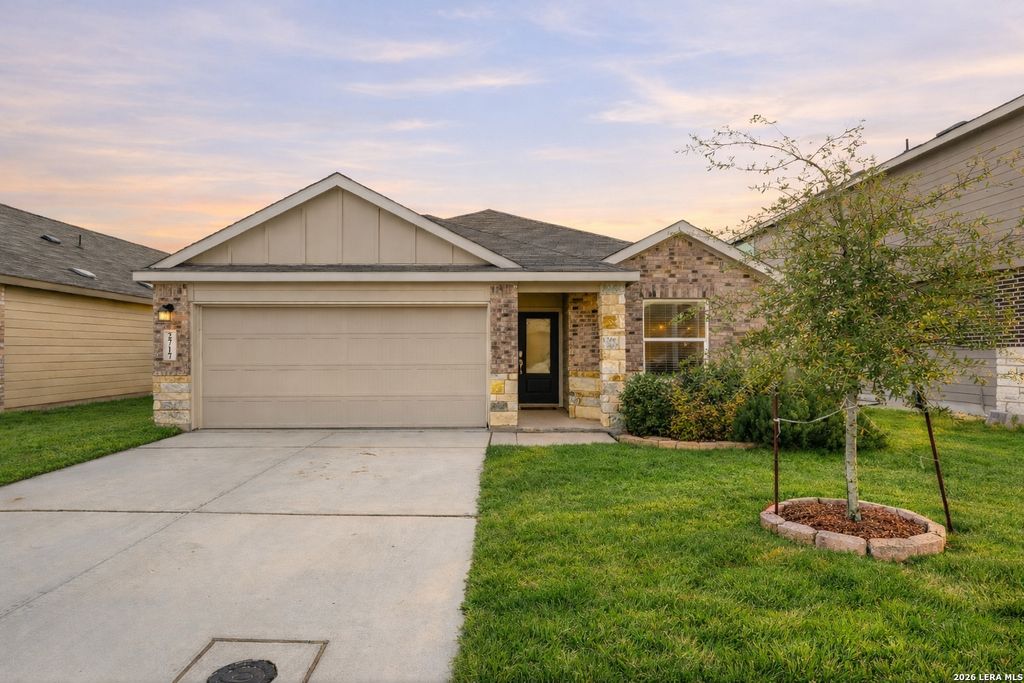 Photo of 2717 San Martin, Seguin, TX 78155 (MLS # 1950167)