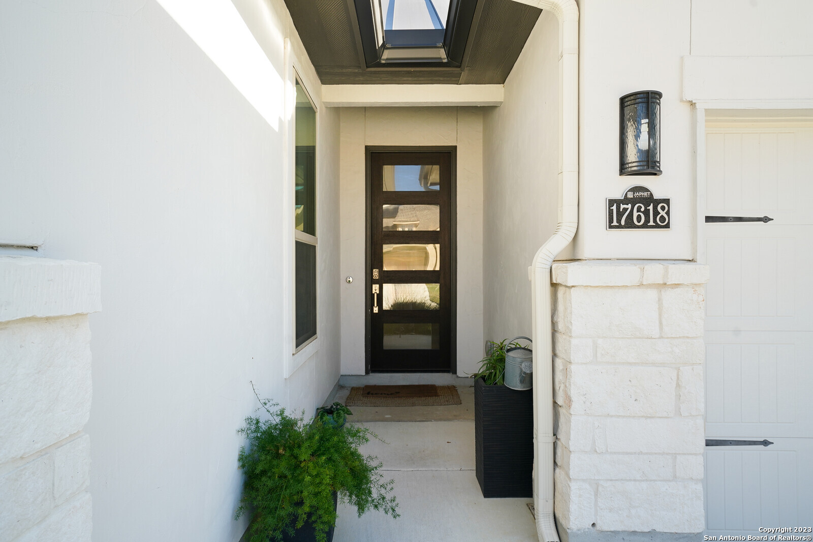 17618 HILLSEDGE