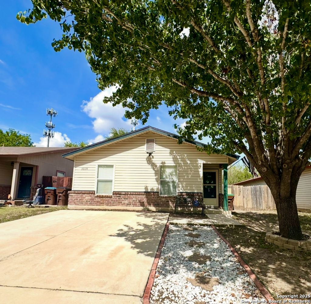 Photo of 10139 Sundrop Pass, San Antonio, TX 78245 (MLS # 1914540)