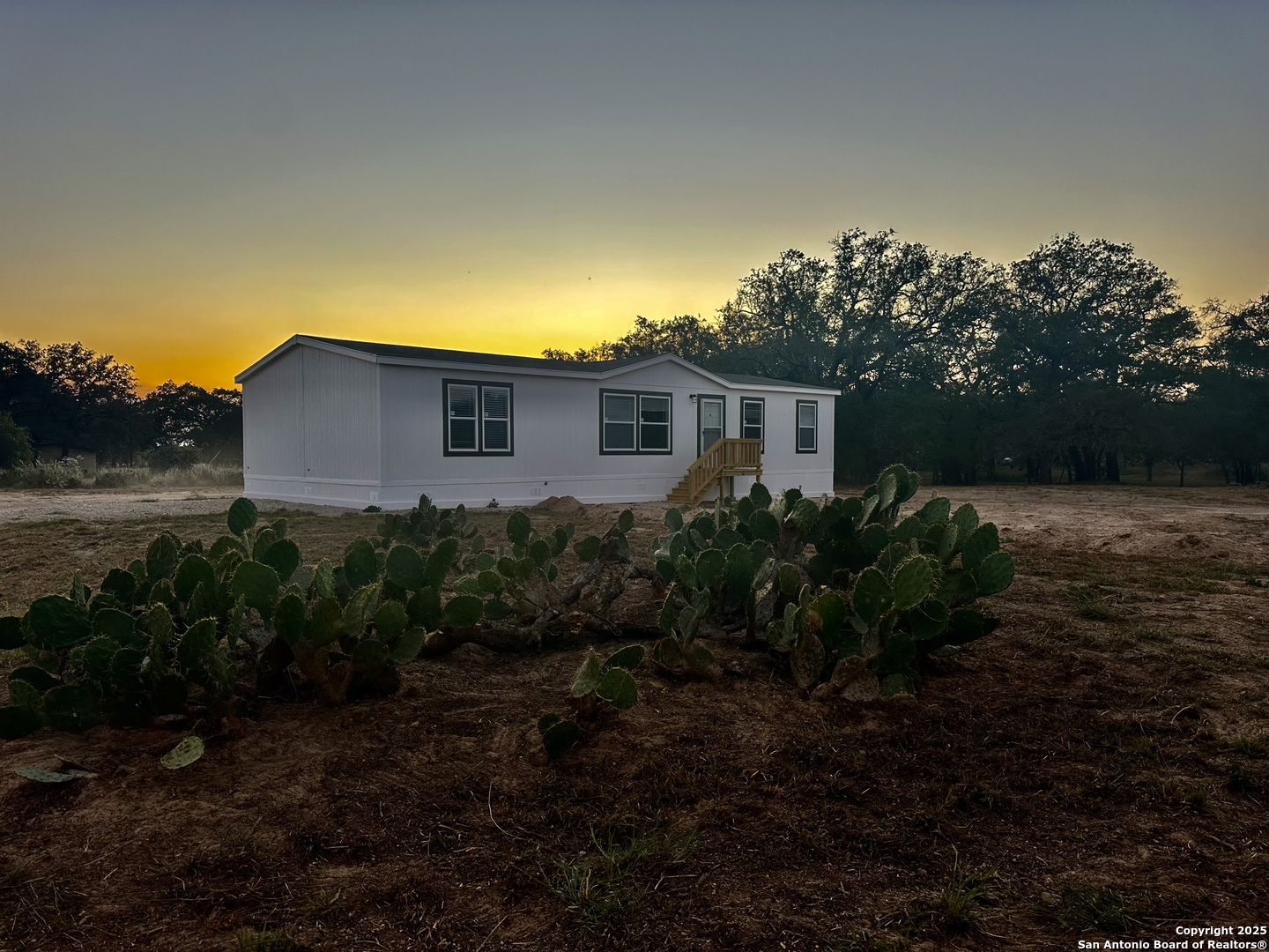 Photo 1 of 39 — 5161 County Road 302, Floresville, TX 78114