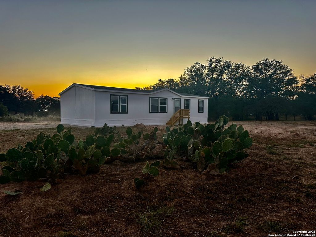Photo of 5161 County Road 302, Floresville, TX 78114 (MLS # 1887851)