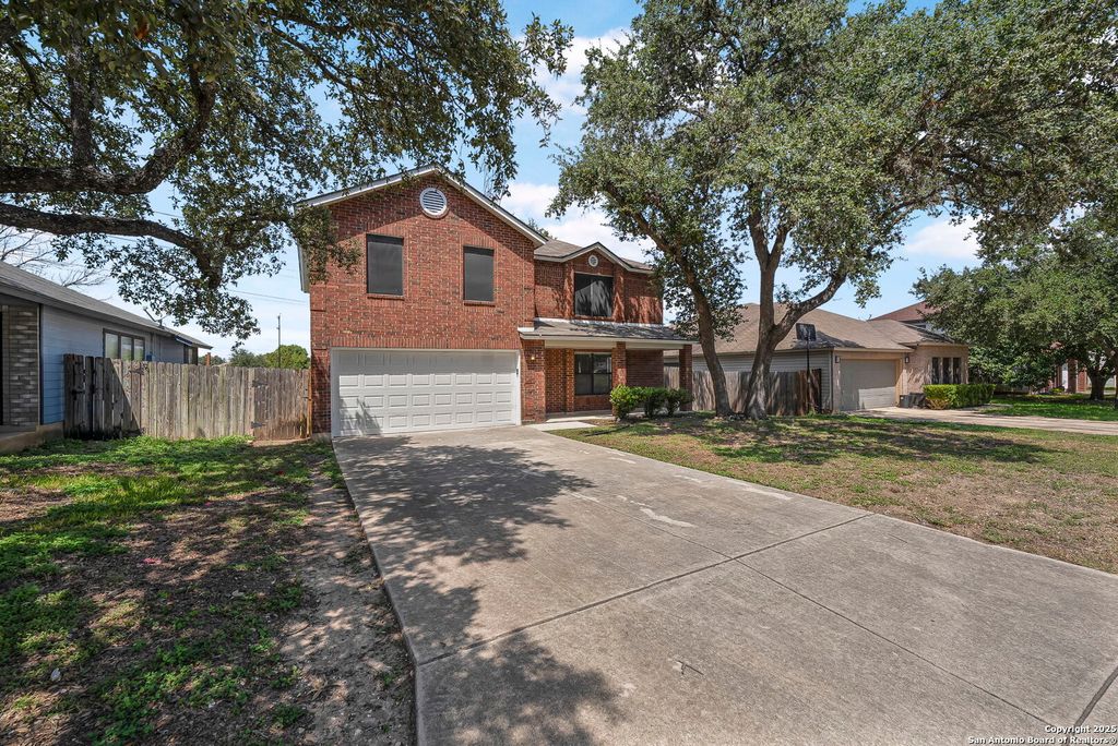 Photo of 9711 Diamond Cliff Dr, Helotes, TX 78023 (MLS # 1907581)