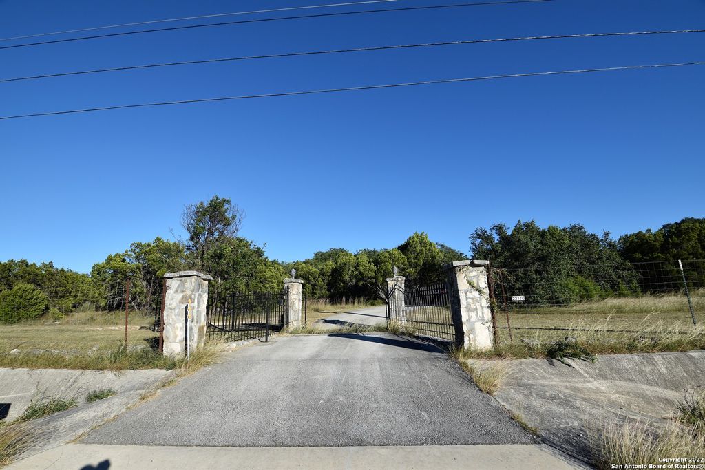 Photo of 23770 BLANCO RD, San Antonio, TX 78260 (MLS # 1702553)