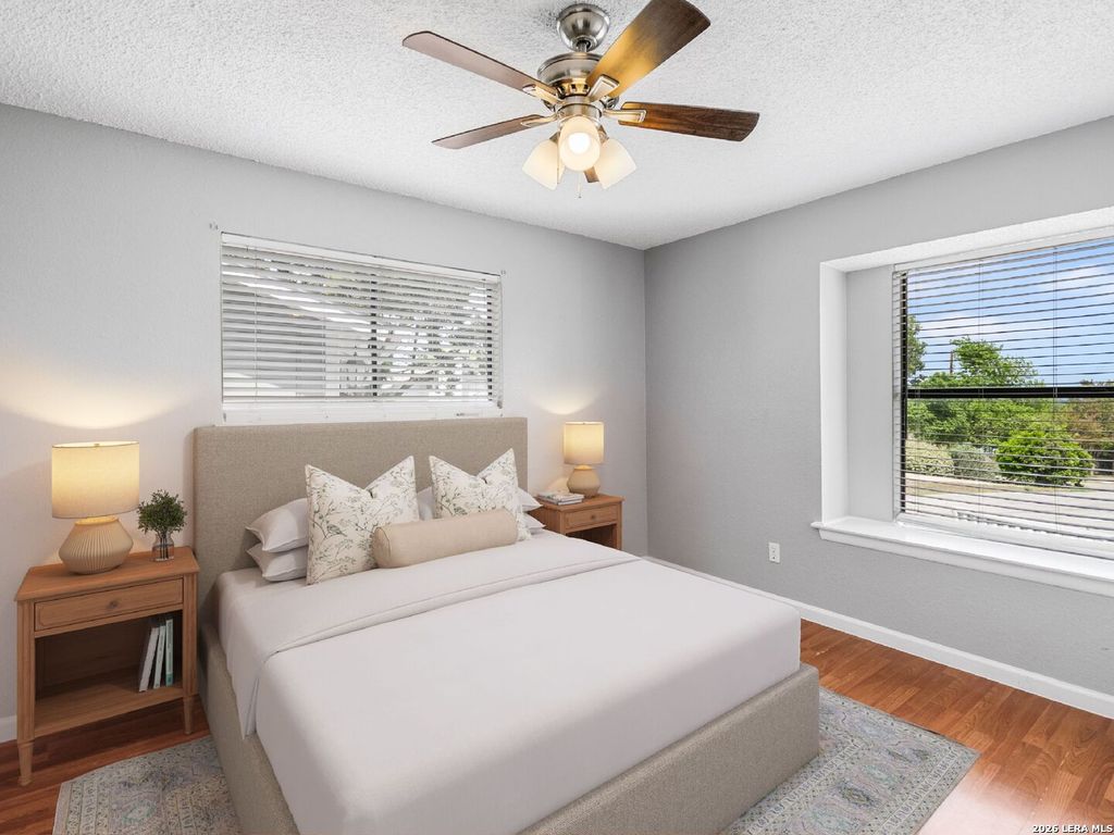 Photo of 113 E View Point, Boerne, TX 78006 (MLS # 1954856)