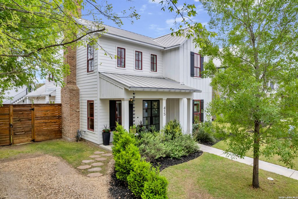 Photo of 415 Ogrady, Boerne, TX 78006 (MLS # 1954252)