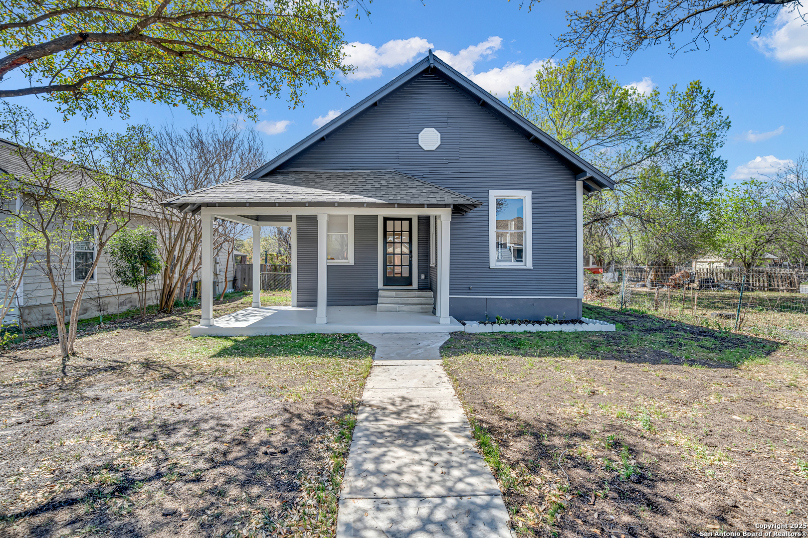 1040 W Rosewood Avenue