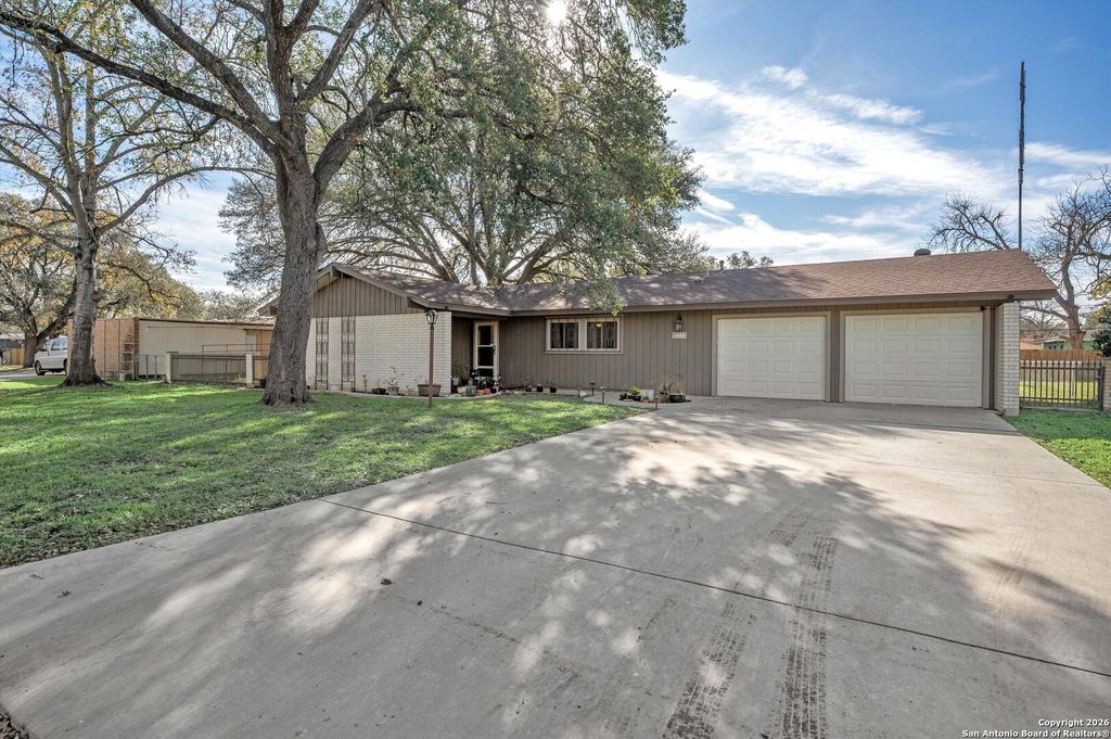 Photo of 1423 Dove, Seguin, TX 78155 (MLS # 1934364)