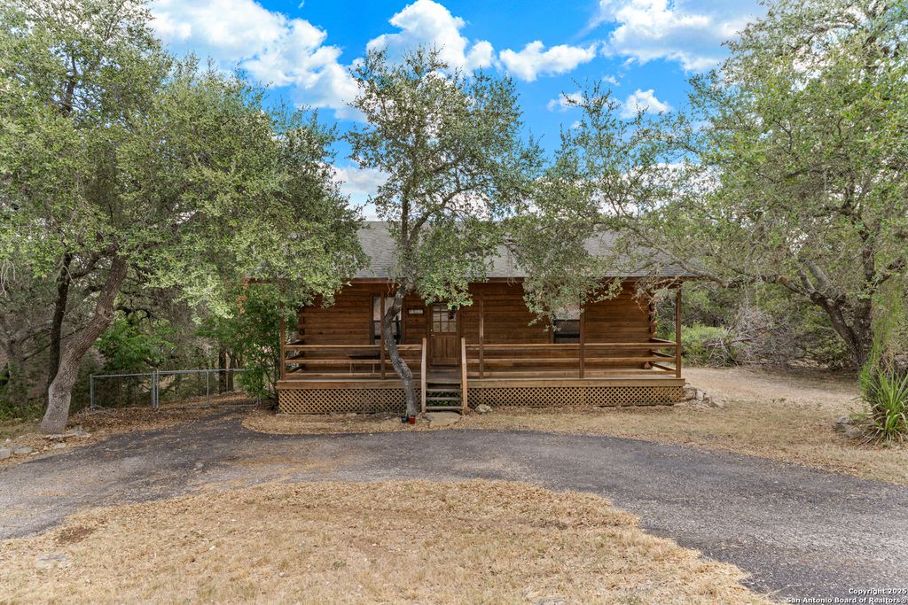Photo of 1466 Bonnyview, Canyon Lake, TX 78133 (MLS # 1897797)