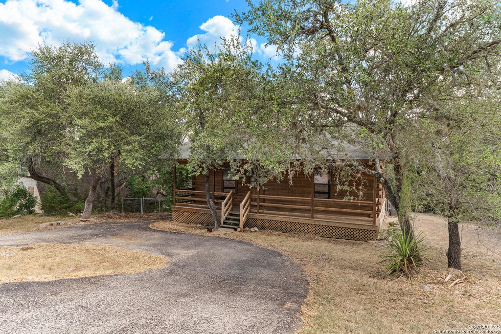 Photo of 1466 Bonnyview, Canyon Lake, TX 78133 (MLS # 1897797)