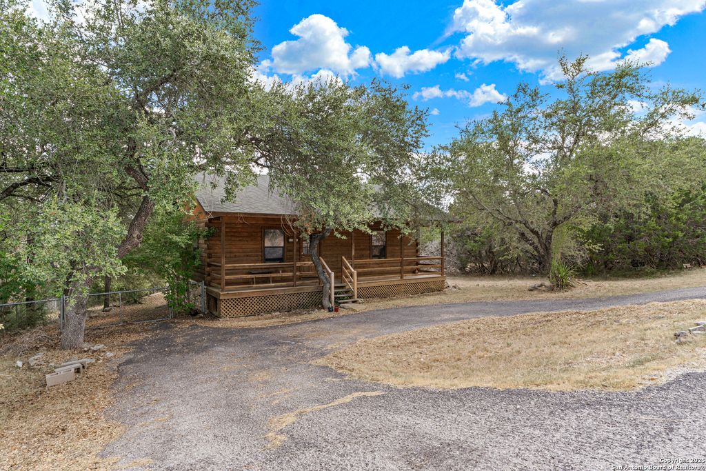 Photo of 1466 Bonnyview, Canyon Lake, TX 78133 (MLS # 1897797)
