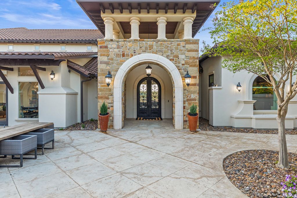 Photo of 137 River Xing, Boerne, TX 78006 (MLS # 1948971)