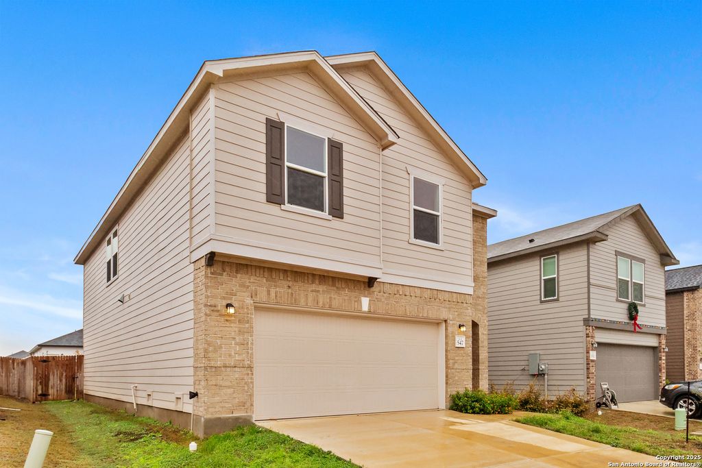 Photo of 547 Deer Crest, New Braunfels, TX 78130 (MLS # 1930128)